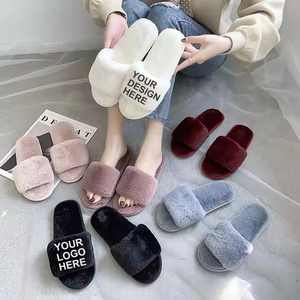 Navidad de mujer con estampado animal borroso de felpa bonita moderna al por mayor con suela de TPR y forro de algodón - Product Image 1