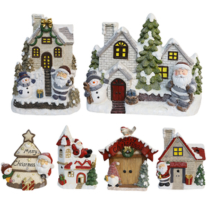 Vente en gros <span class=keywords><strong>de</strong></span> maisons <span class=keywords><strong>de</strong></span> village <span class=keywords><strong>de</strong></span> Noël en résine éclairées pour la décoration des fêtes - Product Image 4