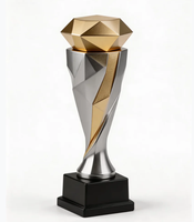 Trophées en métal et en cristal personnalisés pour les événements sportifs, y compris le football, le basketball et la musculation ; Trophées sportifs en métal