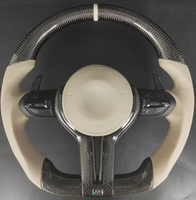 Volant en fibre de carbone avec cuir perforé beige pour couleur de surpiqûre personnalisée pour la mise à niveau des séries M et F