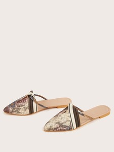 Zapatillas de plataforma china de cuero para mujer, zapatos planos de punta estrecha, venta al por mayor - Product Image 4
