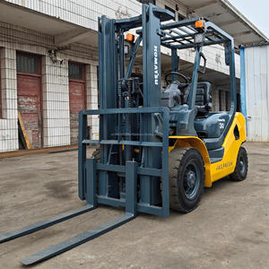 Transpaleta Komatsu de 3 Toneladas Fabricada en Japón, con Motor Diésel, en Buen Estado, Lista para la Industria de Restaurantes y Comercio Minorista - Product Image 5