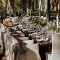 Fournisseur d'usine de mobilier de restaurant commercial moderne en bois personnalisé, tables et chaises pour projets de restauration hôtelière et de banquets