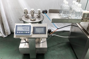 Máquina Automática de Llenado de Botellas de Suero Redondas de 1000 ml con Motor Eléctrico para Aceite, Líquido Nutritivo, Esencia Cosmética - Product Image 5