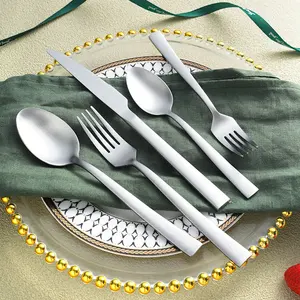 简单干净的设计银餐具不锈钢餐具套装30件