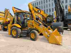 Retroexcavadora Caterpillar 424 Usada, Motor de Alta Eficiencia para Trabajos Pesados, en Stock, Entrega Rápida - Product Image 2