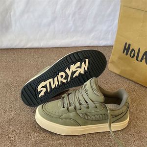 Chaussures de skate rétro pour couple, style coréen tendance, confortables, légères, style streetwear américain et hongkongais, chaussures de sport décontractées - Product Image 1