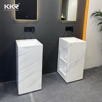 Tout dernier lavabo en résine de pierre de conception italienne/lavabo suspendu en résine de pierre blanche avec semi-piédestal
