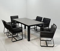 Table de salle à manger d'extérieur contemporaine et durable, chaise et table de jardin imperméables et écologiques