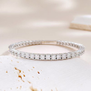Bracelet de luxe pour femme en or blanc 18 carats serti de diamants de laboratoire, collection Fashion Channel, vente en gros - Product Image 1