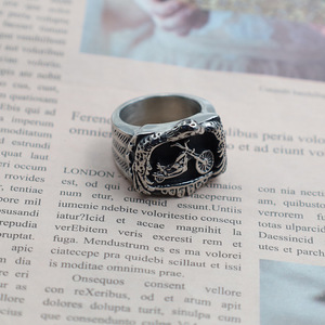 Punk Style Titanium Steel Motorcycle Ring Geometric Shape Wheel Design For Women Spring 2023 - Product Image 3