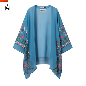 Maglione Ricamato con Motivi Floreali e Foglie 135x140Cm con Polsini Ricamati su Entrambi i Lati - Product Image 1