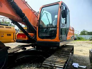 รถขุดตีนตะขาบ DX225 ปี 2022 มือสอง ขนาด 20 ตัน เครื่องยนต์คัมมินส์ กระบอกไฮดรอลิก Doosan/Hitachi//Kobelco - Product Image 3
