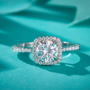 ファインジュエリーレディース925スターリングシルバー4爪ラウンドラップモアッサナイトダイヤモンド結婚指輪 - Product Image 1