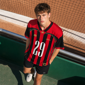 Camiseta de Fútbol Personalizada al por Mayor, Tejido Transpirable de Secado Rápido, Logotipo, Número y Nombre del Equipo Personalizables para Clubes Deportivos - Product Image 2