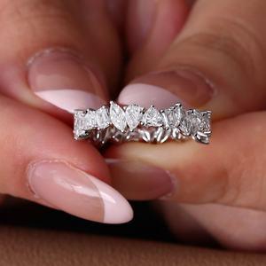 Bague de mariage en or massif 18 carats avec diamant de laboratoire, forme fantaisie, design unique, diamant de laboratoire HPHT cultivé en laboratoire - Product Image 2