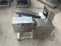 Commerciële ananassnijder, ananas snijmachine, apparatuur voor ananasverwerking, productielijn voor ananasverwerking