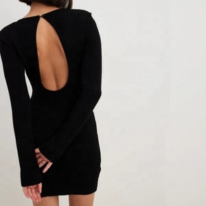 2024 nuovo Design Casual abito a costine a girocollo aderente <span class=keywords><strong>maniche</strong></span> <span class=keywords><strong>lunghe</strong></span> aperte sul retro Mini abito <span class=keywords><strong>nero</strong></span> da donna - Product Image 6