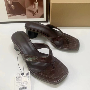 Sandales à talons carrés polyvalentes et tendance pour femmes avec talons ronds épais - Product Image 2