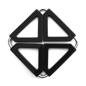 Tovaglietta Quadrata in Silicone Nero con Design ad Anello Metallico per Uso su Tavolo - Product Image 2