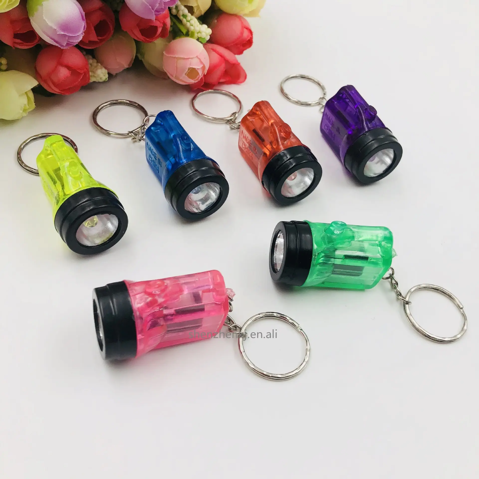 Mini LED Flashlight Plastic Mini Keychain Light Children Toy Lamp Button Battery Flashlight for Kids Birthday Party Favors