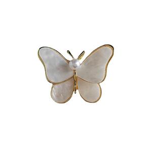 Groothandel Nieuwe Vlinder Broche Vrouwelijke <span class=keywords><strong>Senior</strong></span> Zoete Parel <span class=keywords><strong>Pin</strong></span> Voor Corsage Kleding Accessoires - Product Image 2