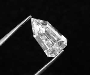 Anillo de Compromiso con Diamante de Corte Bala de 1.39 CT, 10.0 X 5.7 MM, Cultivado en Laboratorio, Certificado IGI, Corte Único - Product Image 4