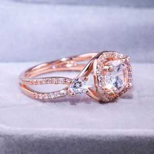 Anello con design geometrico color rosa, anello classico da donna - Product Image 4