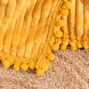 Couverture à pompons couleur unie Strength Factory en velours magique et flanelle, style Ins, super douce, en polyester, toutes saisons, personnalisable <span class=keywords><strong>TWQ</strong></span> - Product Image 4
