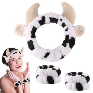 عصابة رأس بقرة مخصصة مع عصابة معصم بطبعة بقرة ، عصابة رأس لطيفة مطبوعة على شكل بقرة ، عصابة شعر مكياج للعناية ببشرة الوجه في المنتجع الصحي - Product Image 2