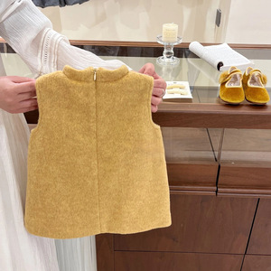 Tongxingyuan Girl's Traditional Chinese Vest Dress Gold New Year Outfit With Pearl Bag Pocket Design - Product Image 3
