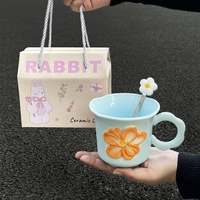 Mug en céramique de haute qualité, motif floral imprimé à la main, compatible micro-ondes, cadeau d'anniversaire idéal pour les filles, souvenir