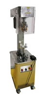 Machine semi-automatique de scellement de bouchon en aluminium, machine ronde de cachetage de bouchon de bouteille en verre d'eau pétillante d'huile de jus