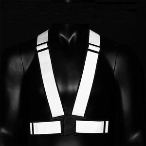 وصل حديثًا أسود مخصص متعدد الأغراض مقاس واحد يناسب جميع الخارج حزام مطاطي تشغيل سترة سلامة عاكسة - Product Image 1