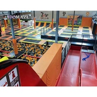 Parc de trampolines intérieur commercial pour enfants et adultes, centre de divertissement et d'exercice en libre style avec fosse à mousse et obstacles ninja