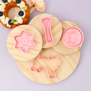 Série galloise 3D dessin animé <span class=keywords><strong>Dragon</strong></span> Biscuit moule bricolage plastique argile Animation imprimé <span class=keywords><strong>emporte</strong></span>-pièces pour la cuisson et le pressage des biscuits - Product Image 3