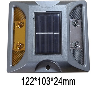 Nouveau design de balise routière solaire réfléchissante en aluminium avec lumière LED jaune - Product Image 4