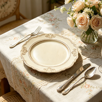 Assiettes de présentation de luxe dorées Wojia 13 pouces, bord festonné perlé, revêtement poudré, assiette en plastique gaufré pour décoration de table de mariage et de banquet