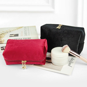 Pochette de maquillage en velours doux et moelleux avec double fermeture éclair dorée, durable, légère, portable, pour le rangement, pour femmes - Product Image 6