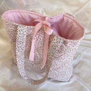 Bolsos de mano grandes de verano con estampado floral, bolsos de hombro de algodón acolchado personalizados de moda, bolsos de viaje y compras con lazo para mujer - Product Image 2