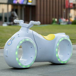 Nueva <span class=keywords><strong>Bicicleta</strong></span> de Equilibrio para Niños, <span class=keywords><strong>Bicicleta</strong></span> de Empuje sin Pedales, Hoverboard, <span class=keywords><strong>Bicicleta</strong></span> de Equilibrio con Música - Product Image 1