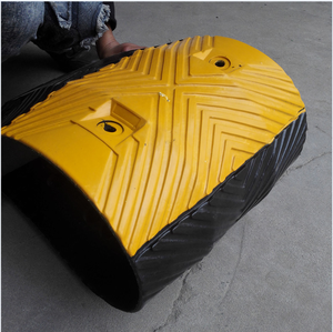 गर्म बिक्री कारखाने मूल्य भारी शुल्क प्रीमियम गुणवत्ता पुनर्नवीनीकरण रबर रोड हम्प टिकाऊ गति बम्प 15 टी लोड क्षमता 1-5mph - Product Image 4