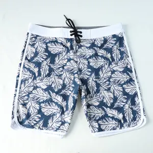 Traje de baño de sublimación deportiva de secado rápido con logotipo personalizado Pantalones cortos de playa para hombre con material elástico de 4 vías con bolsillos