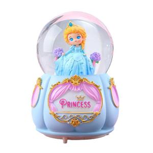 Nueva Caja Musical de Cristal con Diseño de Castillo de Princesas, Bola de Cristal Creativa con Agua, Adorno Decorativo de Escritorio - Product Image 5