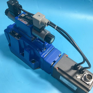 Directionnel proportionnel 4WRKE25E350L-3X/6EG24K31/F1D3M R900979856 Hydraulique à commande pilote Taille 25 350L/min - Product Image 1