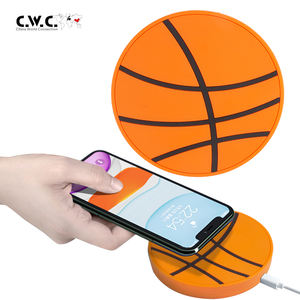 CustomLogo a forma di calcio accessori per telefono caricabatterie Wireless 10W 15W ricarica rapida Pad caricabatterie Wireless - Product Image 1
