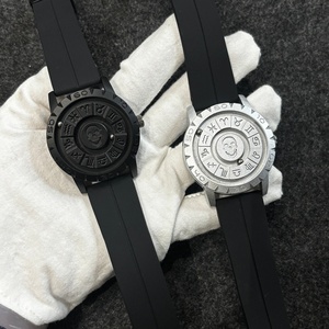 Montre à quartz pour homme en acier inoxydable avec cadran rotatif à billes de fer, boucle magnétique et bracelet en silicone, modèle Skull Twelve Galaxy - Product Image 5