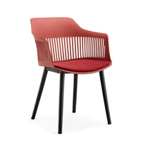 Chaise de salle à manger moderne en plastique avec revêtement en lin, dossier rembourré simple et doux, idéale pour restaurant, salon de thé, pâtisserie, ou pour les négociations.