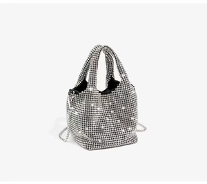 Un deslumbrante bolso tachonado de diamantes, imprescindible para fiestas nocturnas - Product Image 6