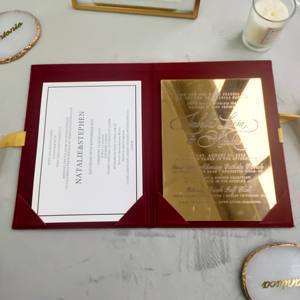 Folio d'invitation <span class=keywords><strong>de</strong></span> mariage en velours bordeaux, luxe personnalisé, cadeau <span class=keywords><strong>de</strong></span> mariage pour inviter, ensemble avec <span class=keywords><strong>miroir</strong></span> en acrylique doré et enveloppe - Product Image 1